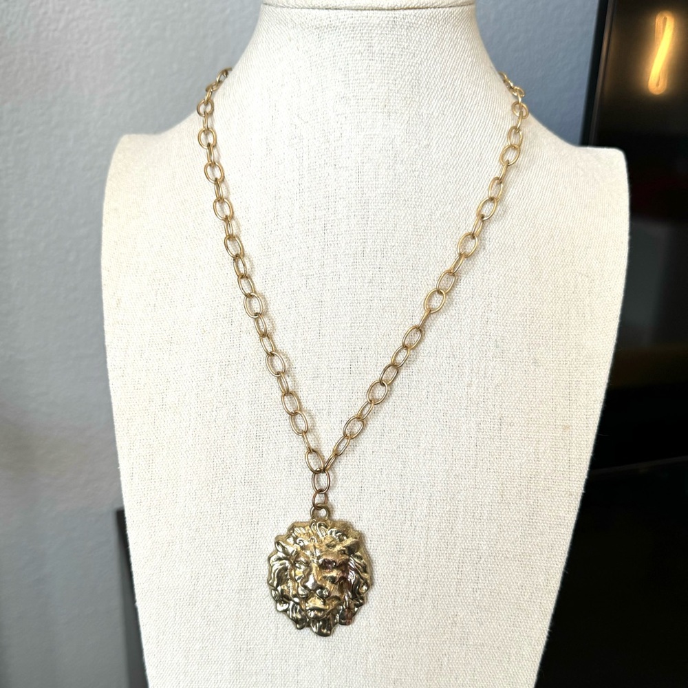 Vintage Lions Head Necklace - Picture 6 of 8